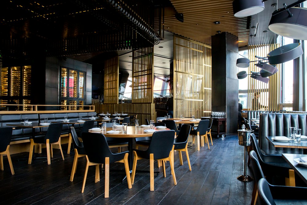 Fine dining restaurant table setting — gallery 2